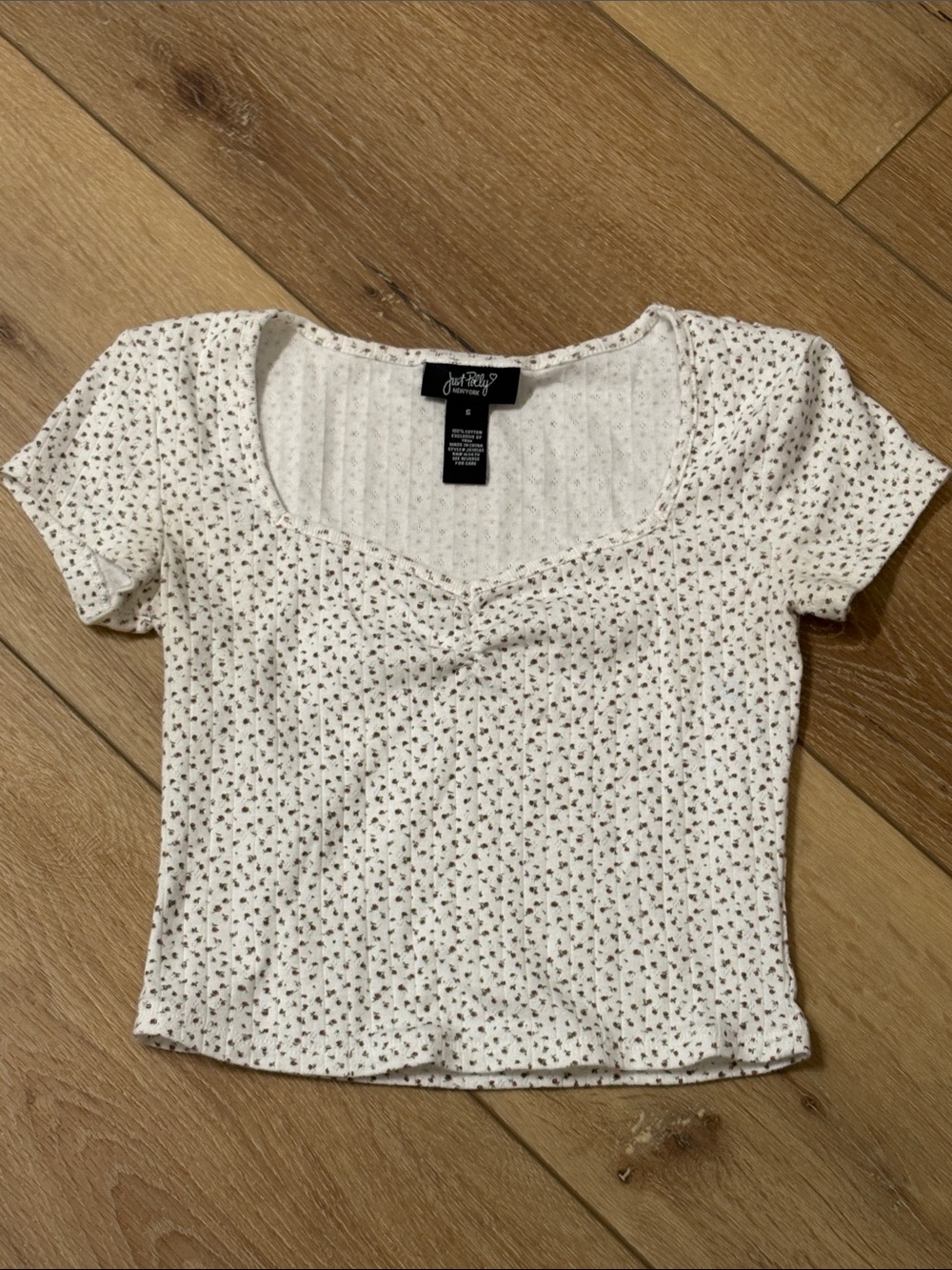 Jesse & Jane Cream Floral Scoop Ruched Crop Top